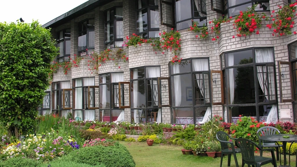 The Elgin Silver Oaks