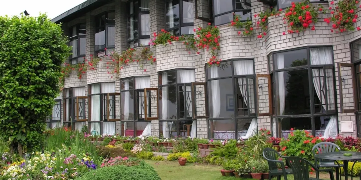 The Elgin Silver Oaks