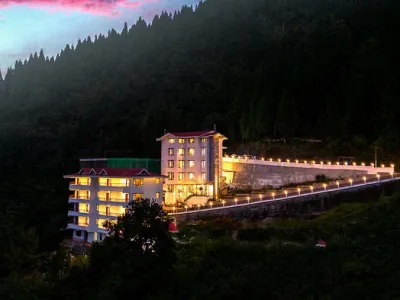 Voyage Glenz Resort, Phadamchen