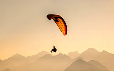 Paragliding in Pelling